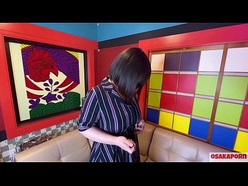 ❤️ Puttana giapponese con grandi tette si masturba con sex toys e ha un orgasmo. Parla in un'intervista della sua esperienza di scopata. Tette enormi e figa pelosa che geme forte. Osakaporn ❤️❌ Sessoal it.serviporno.ru ❤️