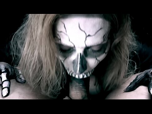 ❤️ Ragazza demone che succhia il cazzo con la sua bocca nera e ingoia lo sperma ❤️❌ Sessoal it.serviporno.ru ❤️