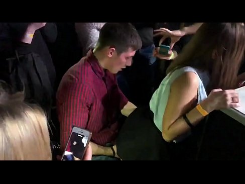 ❤️ Sesso reale in un nightclub russo. Ragazza russa di 18 anni nell'ano e nella vagina scopata in un nightclub ❤️❌ Sessoal it.serviporno.ru ❤️